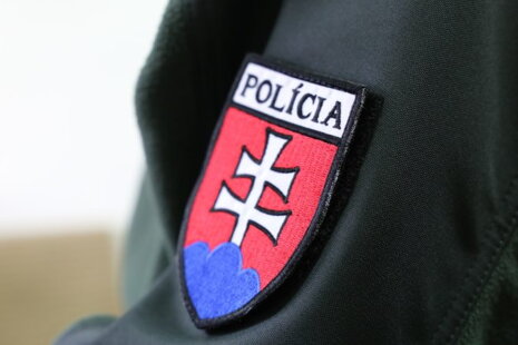 Pomáhať a chrániť ! Návšteva polície - psovodov v našej MŠ