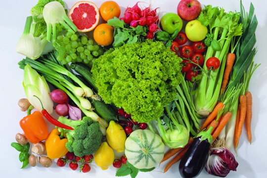 Zeleninku, ovocie, všetci radi máme, preto si ich s radosťou s veľkou chuťou dáme !